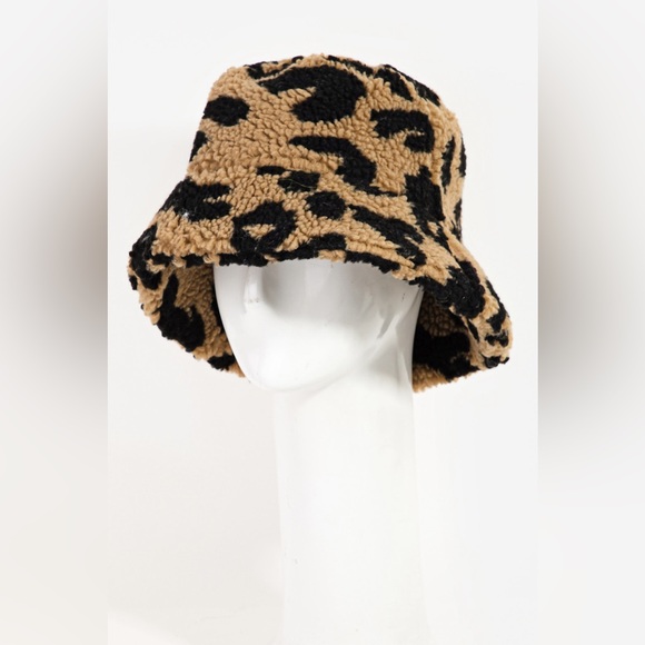 Fuzzy Leopard Print Teddy Bucket Hat - Picture 1 of 1